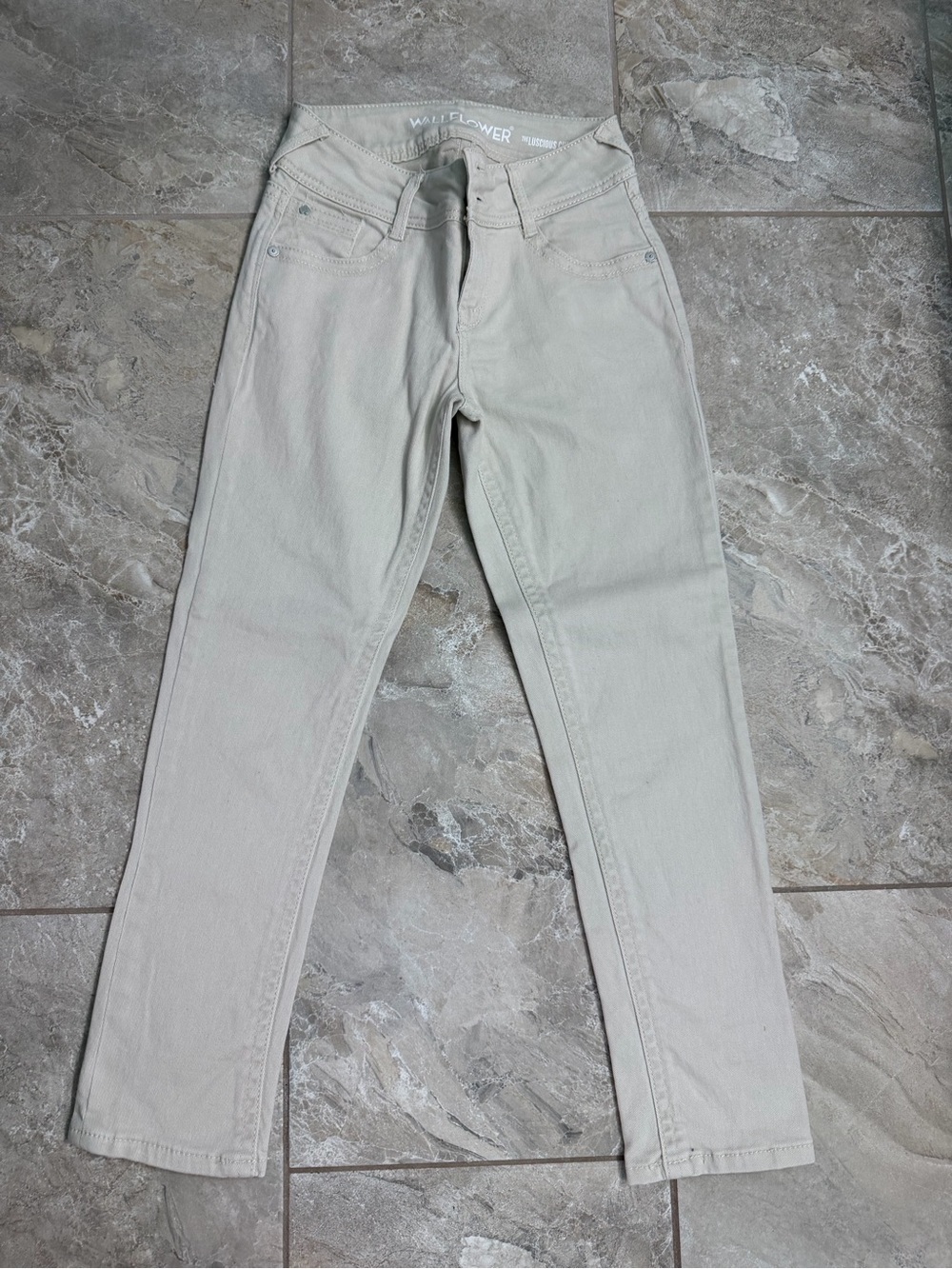 Wallflower Luscious Curvy Straight Leg Mid Rise Jeans in Light Beige Cream - Picture 2 of 9